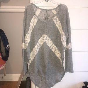 Long sleeve shirt with lace detail